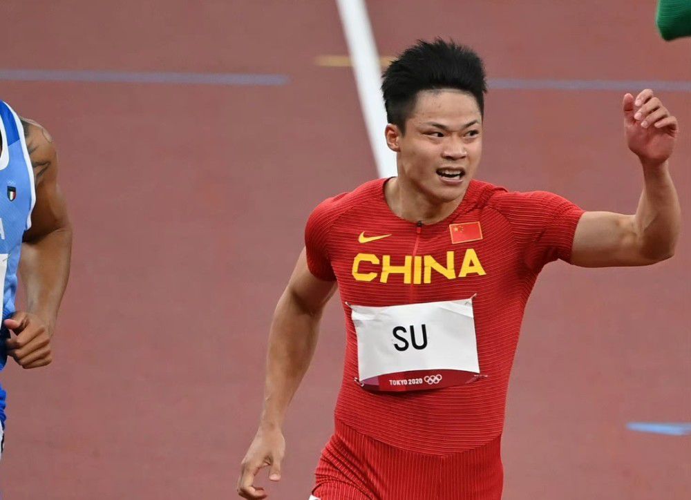 但是如果贝西诺不尽快承认错误并回到球队的阵容中，他也可能会被俱乐部在冬窗出售。